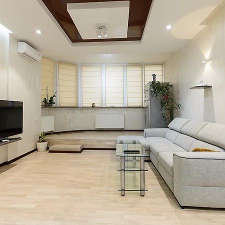 Apartment On Dragomirova Kiev Ngoại thất bức ảnh