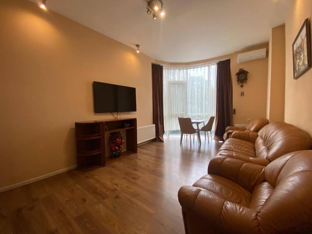 Apartment On Dragomirova Kiev Ngoại thất bức ảnh